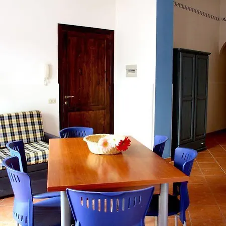 希洛克和特拉蒙塔纳公寓 法维尼亚纳